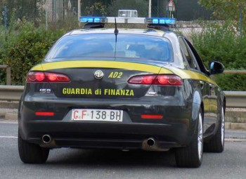 Auto-guardia-di-finanza