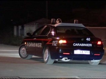 auto dei Carabinieri notturna