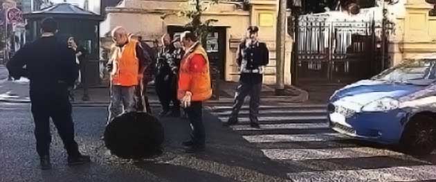 Roma, Via Prenestina - Il tombino in cui veniva custodito temporaneamente l’“oro rosso”