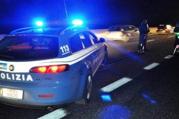 Polizia inseguimento notturno