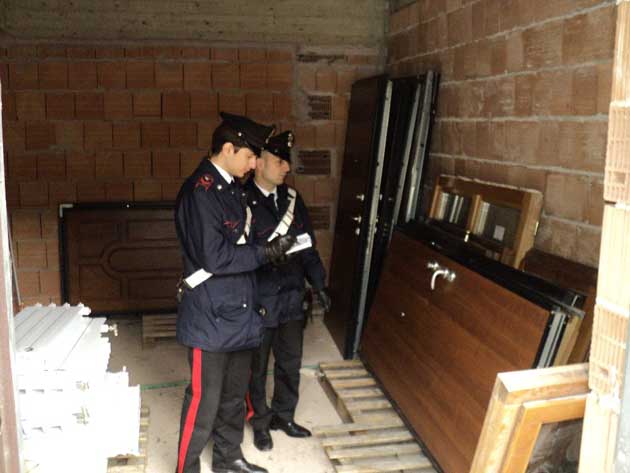 Il materiale edile rinvenuto dai Carabinieri (1)