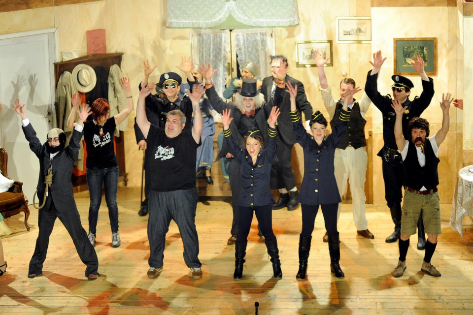 Valmontone. “Arsenico e vecchi merletti” due repliche con un palco d’eccezione per gli Amici del Teatro