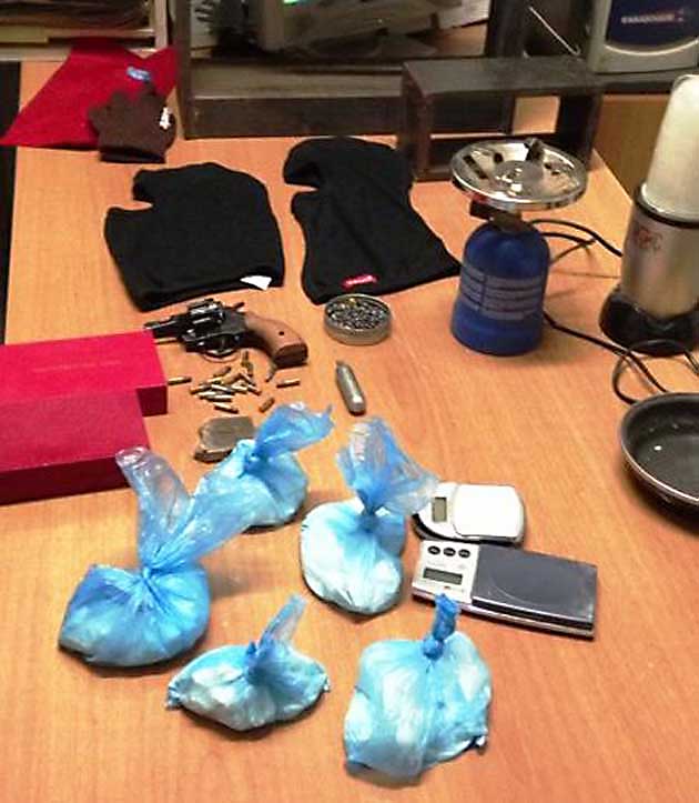 Droga e arma sequestrati dai Carabinieri