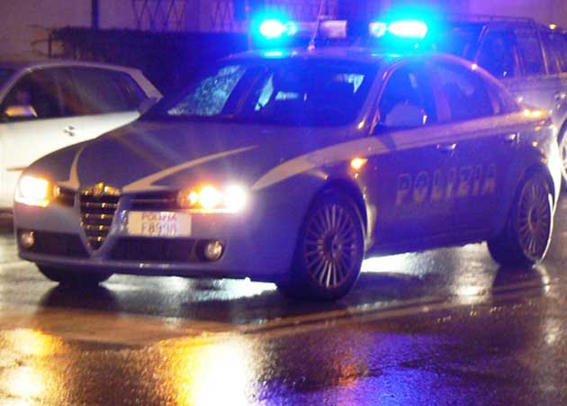 Polizia pioggia notte
