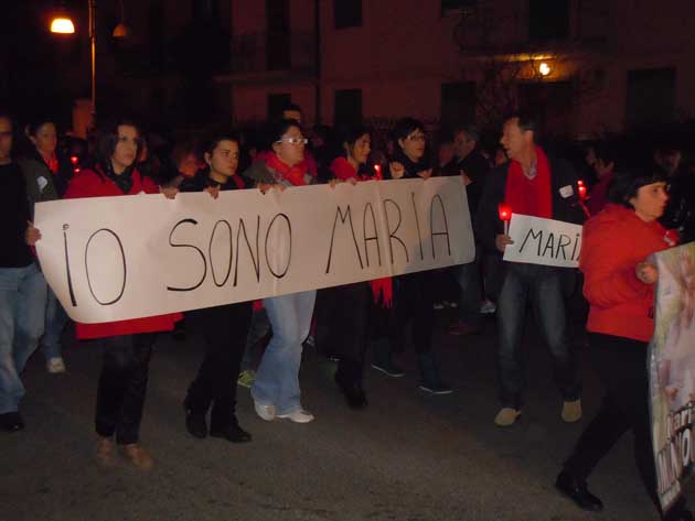 Segni. Fiaccolata in ricordo di Maria Manciocco Segni. Fiaccolata in ricordo di Maria Manciocco