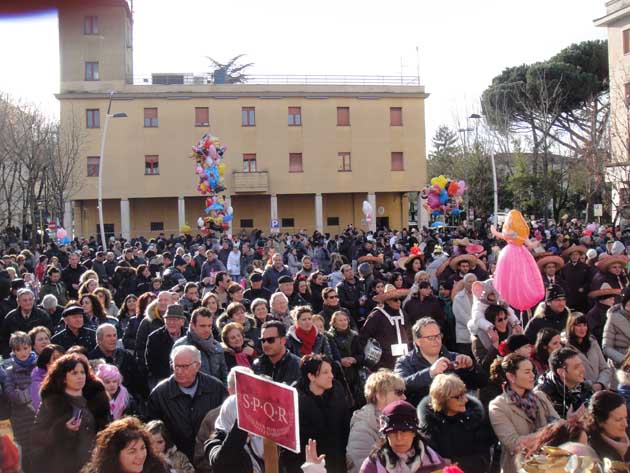 Colleferro. Carri allegorici e Gruppi mascherati hanno festeggiato in allegria il Carnevale