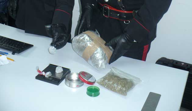 Il materiale sequestrato a Frosinone dai Carabinieri2