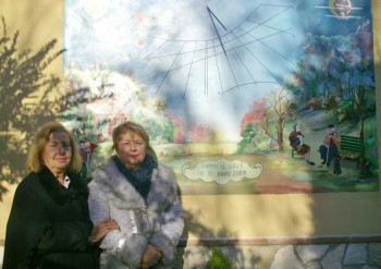 La pittrice Franca Lubrano con la padrona di casa Gilda Bellucci (a destra) La pittrice Franca Lubrano con la padrona di casa Gilda Bellucci (a destra)