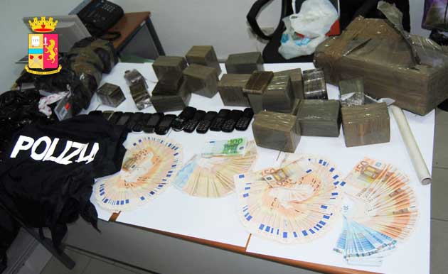 Anzio. Polizia di Stato. Il materiale sequestrato ai due albanesi