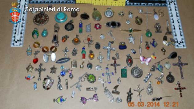 I gioielli recuperati dai Carabinieri
