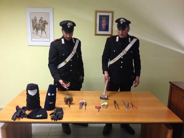 Carabinieri Velletri furto in azienda alimentari