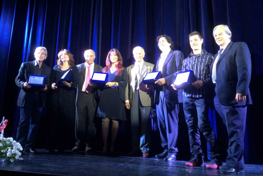 La consegna delle targhe La consegna delle targhe