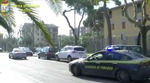 Doganiere arrestato GdF Avezzano