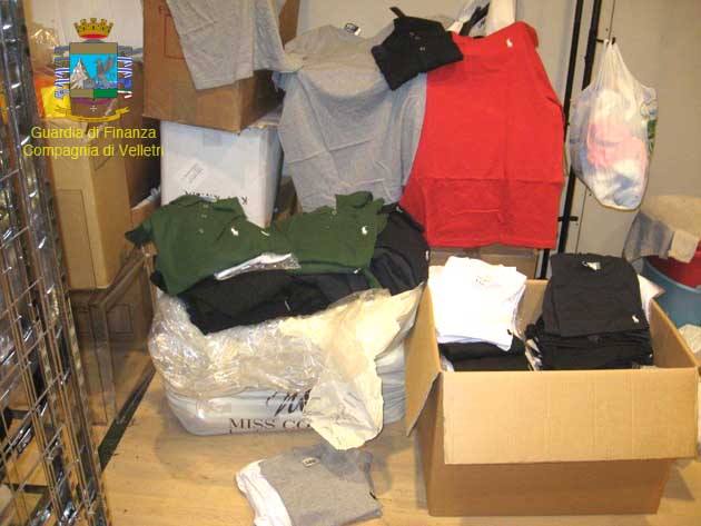 Gdf Velletri - Sequestro capi d’abbigliamento contraffatti