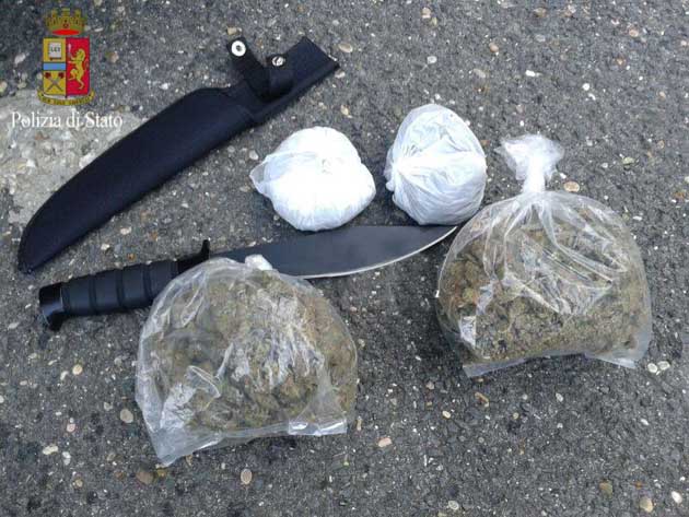 Polizia di Stato. Arrestati due pusher tunisini