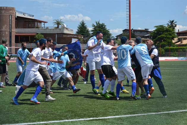 generica festa dopo ultima partita