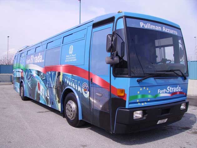 Pullman azzurro Polizia