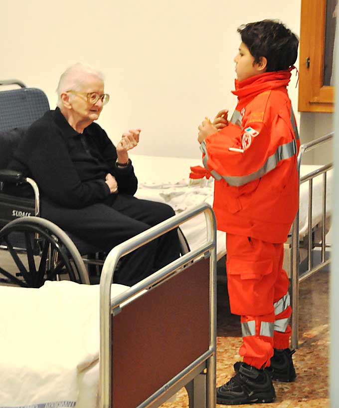 volontario Cri anziano disabile