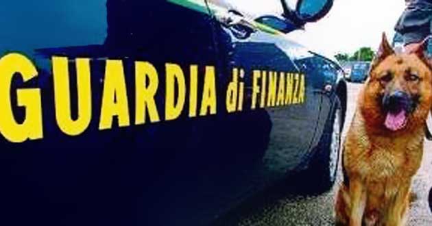 Guardia di Finanza e unita cinofile