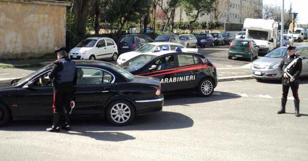 I-controlli-dei-Carabinieri-a-Tor-Bella-Monaca-2f