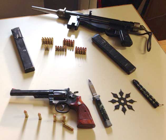 Le armi sequestrate dai Carabinieri di Casalotti