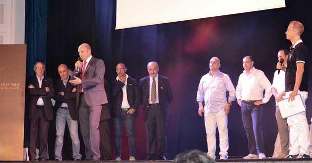 Molinari parla al microfono durante la recente festa di gala del Frascati Scherma