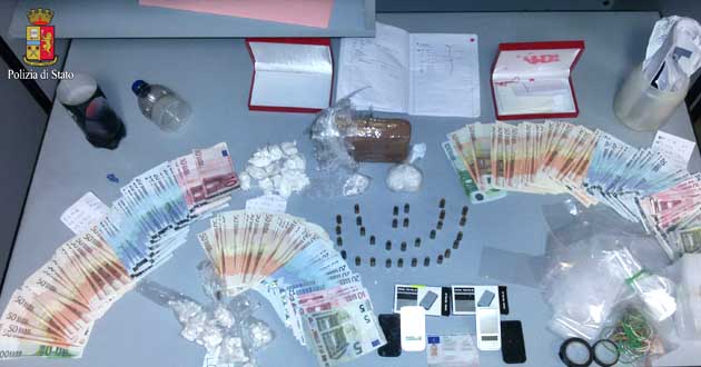 Roma. Fidene. Cocaina ed armi da guerra a casa di un 26enne romano. Arrestato dalla polizia