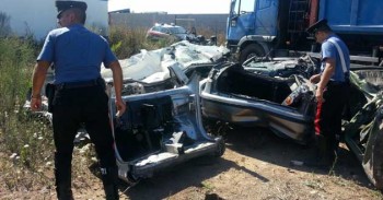 Le scocche rinvenute dai Carabinieri Le scocche rinvenute dai Carabinieri