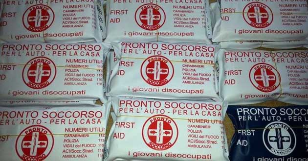 I kit contraffatti sequestrati dai Carabinieri