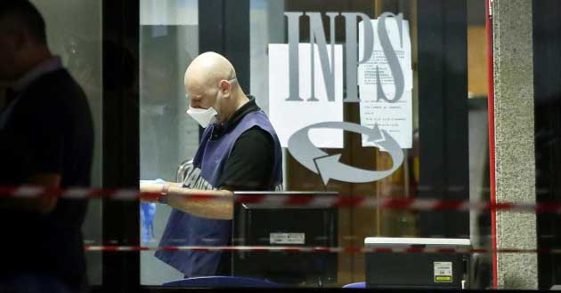 Uccide la moglie ed il presunto amante nell’ascensore del posto di lavoro