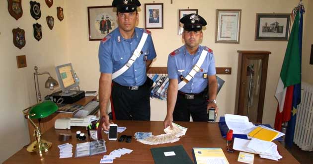 Documenti e banconote sequestrate nei “centri benessere” dai Carabinieri