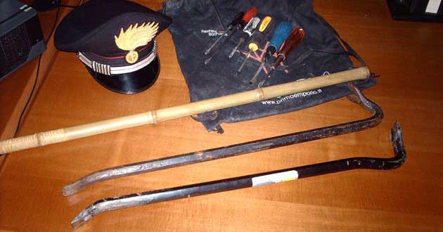 Il materiale sequestrato dai carabinieri a Trevi nel Lazio