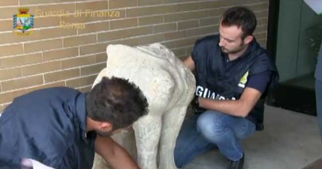 Recuperata dalla Guardia di Finanza la sfinge etrusca del IV secolo a.C. trafugata a maggio scorso dal Museo di Cerveteri