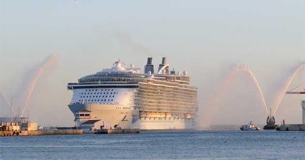 La Oasis of the Seas nel porto di Civitavecchia