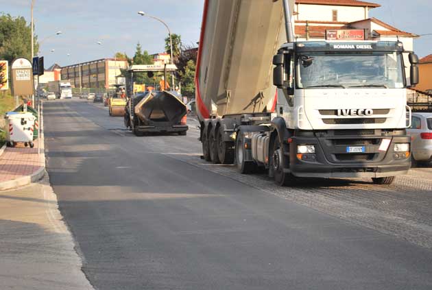 Tappeto stradale e messa in sicurezza via Armando Fabi
