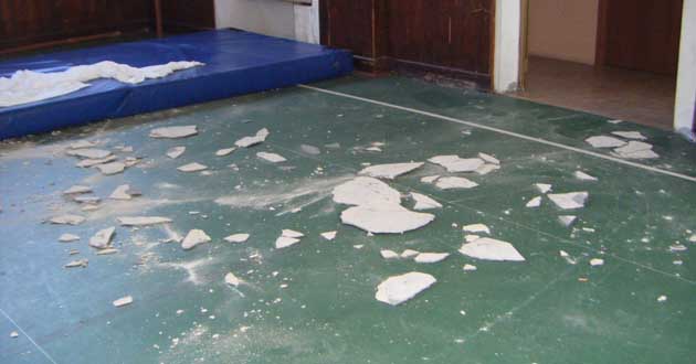 crolla soffitto palestra