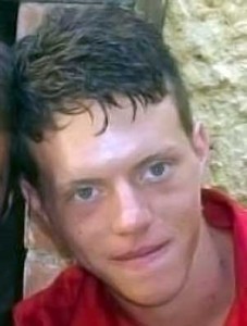 Velletri. Frontale tra una Smart ed un furgone. Daniele Gioiosi muore a vent’anni sulla “Cinque Archi” Velletri. Frontale tra una Smart ed un furgone. Daniele Gioiosi muore a vent’anni sulla “Cinque Archi”