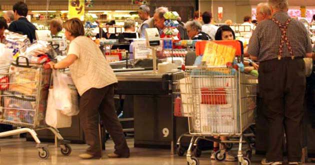 Supermercato furto alla cassa