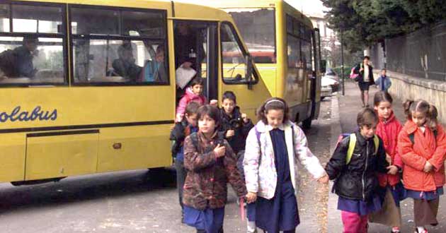 alunni elementari scuolabus