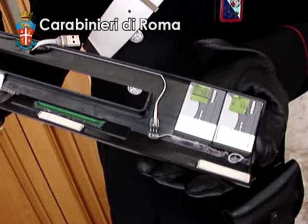 Carabinieri. Clonazione carte di credito