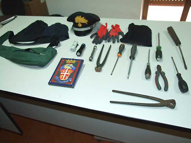 Il materiale sequestrato dai Carabinieri della Compagnia di Cassino