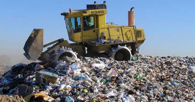 pala-meccanica-discarica-generica