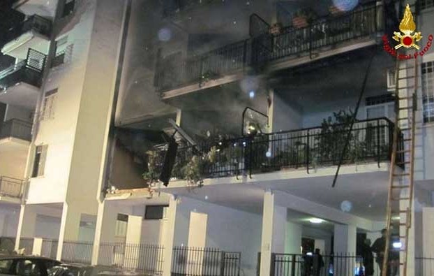 Roma. Via Vito Giuseppe Caiati. Esplosione appartamento