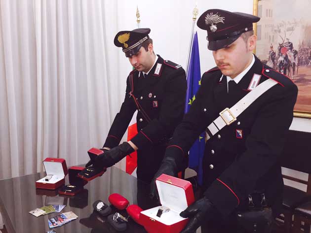 S. Lorenzo in Lucina I preziosi comprati con le carte clonate