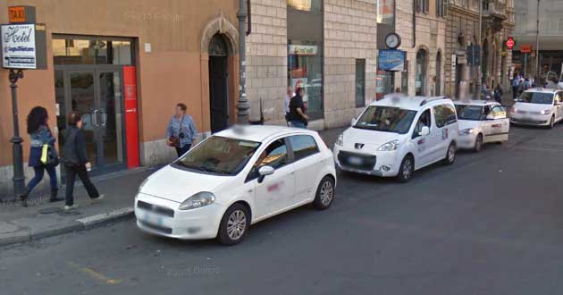 Roma. Piazza Barberini. Area taxi