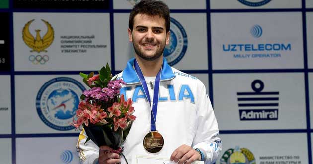 rosatelli con medaglia mondiale (foto bizzi)f