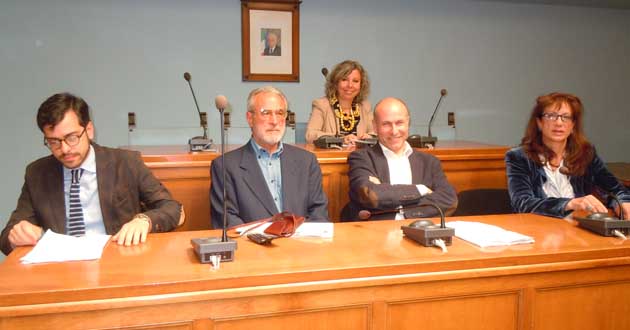 Il Commissario Prefettizio ed i candidati sindaco presenti all’incontro