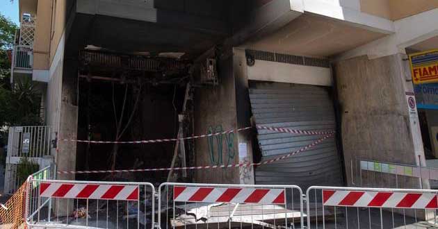 Roma-Incendio-Via-Falconieri