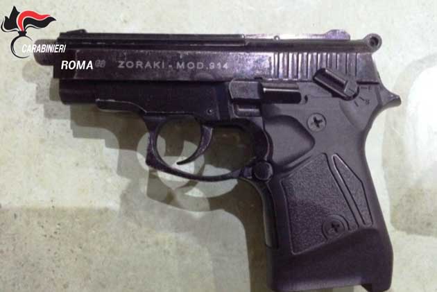 Parte della droga e soldi rinvenuta dai Carabinieri__-630