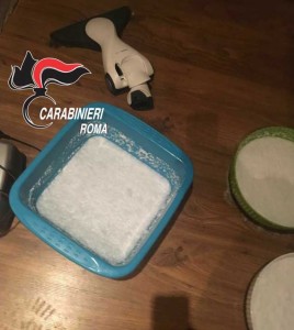 Le armi e l'esplosivo sequestarti dai Carabinieri (3)-630